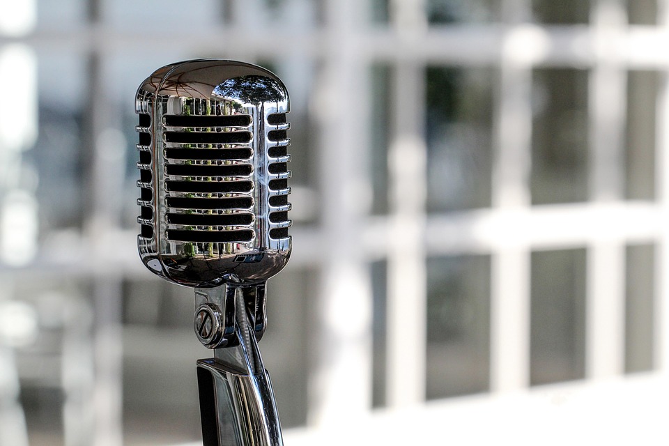 The Voice of the Future: How AI is Revolutionizing Voiceover Production